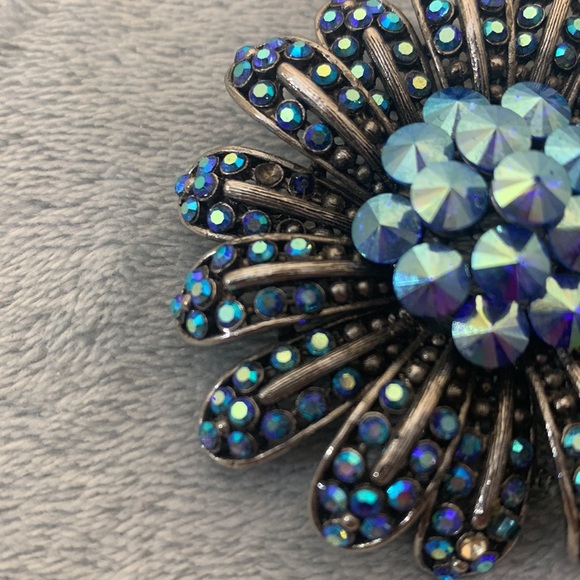 Fashion Brooch Set of 4 - Picture 6 of 8